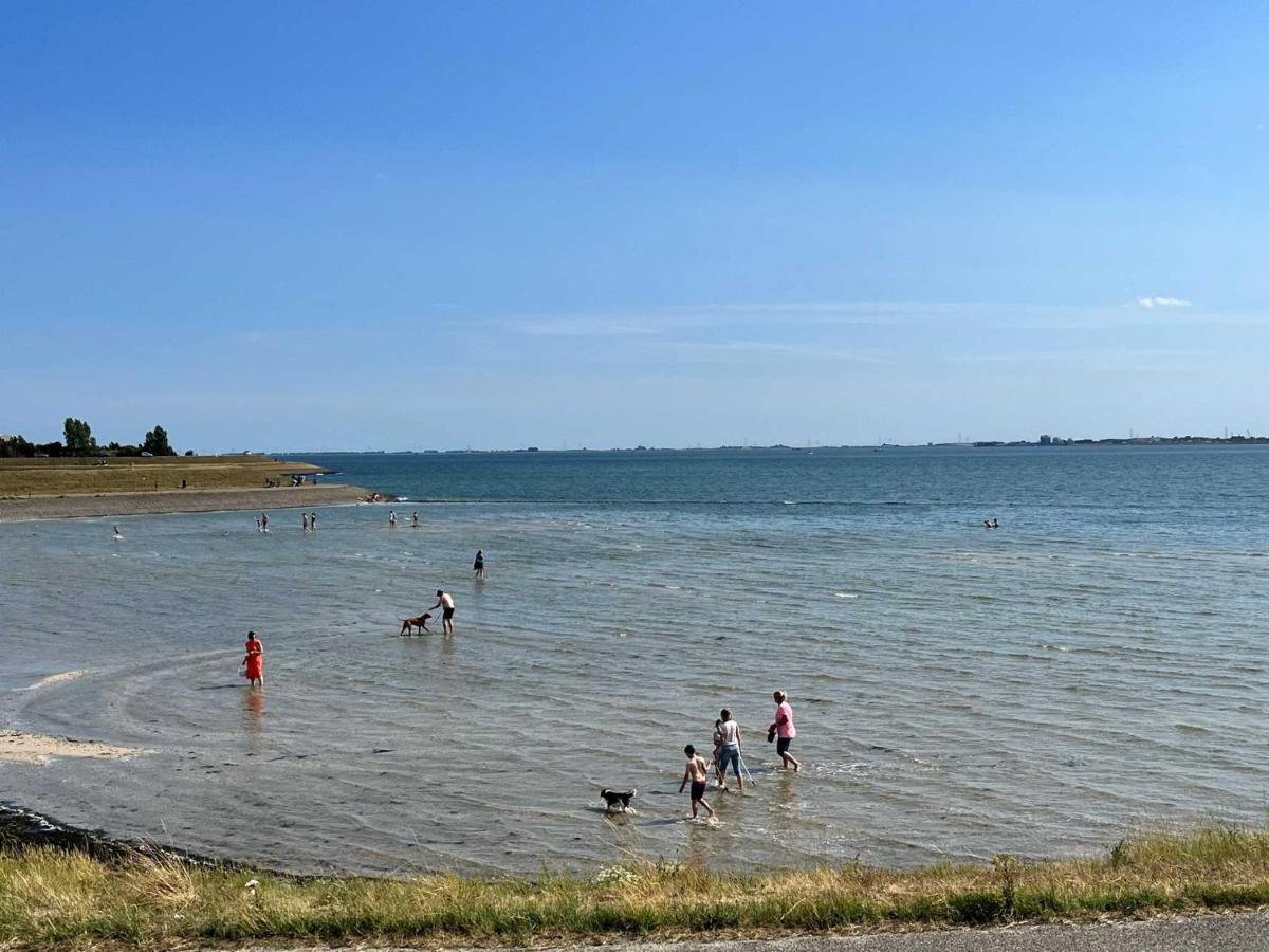 Oosterschelde Lodge Met Veel Privacy En Dicht Bij Het Water Scherpenisse Exterior photo